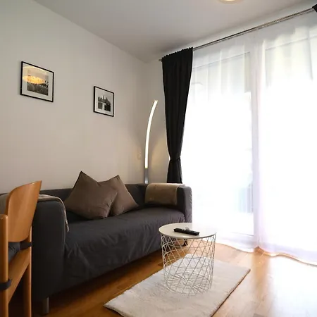 Apartment Flataid Stadion & Messe